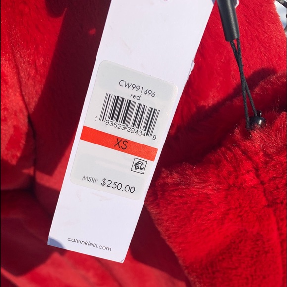 Last Calvin Klein Luxury Red Faux Fur Coat - Picture 6 of 11
